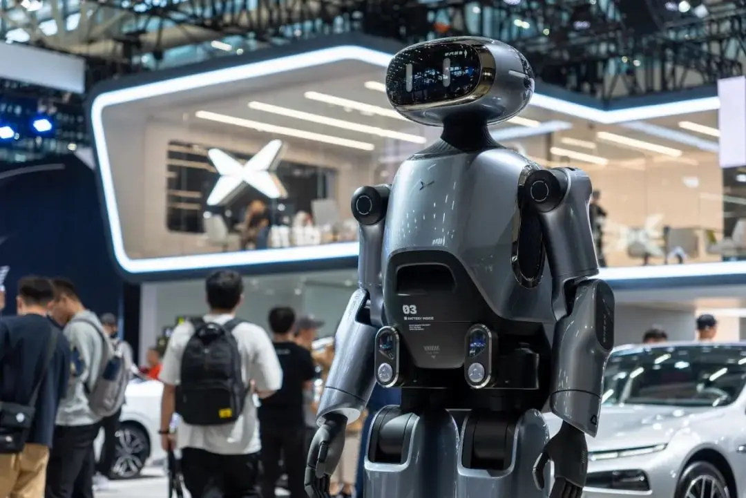 小鹏汽车机器人介绍