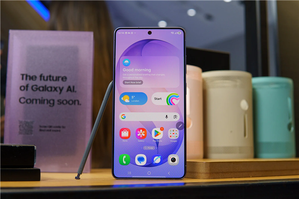 谷歌AI操控手机来了,S26系列支持自动完成任务